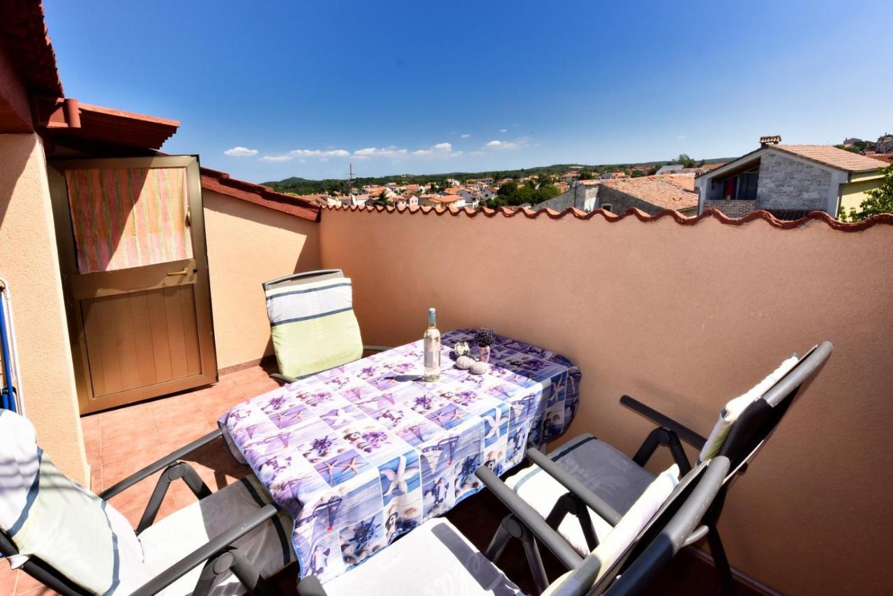 Apartmani Kovac Funtana Esterno foto