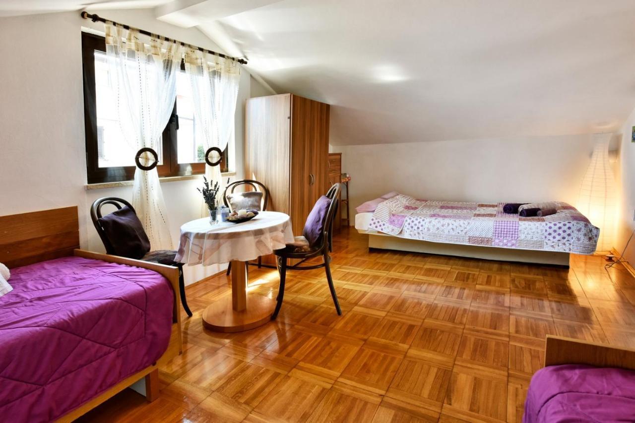 Apartmani Kovac Funtana Esterno foto